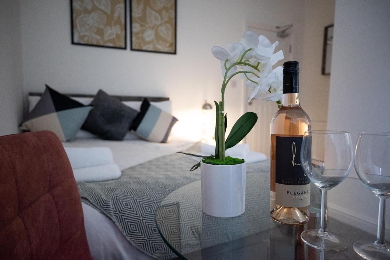 Elmo River Studios - 6 En-Suites In Wallasey - Easy Parking - Short And Long Stays Welcome 外观 照片