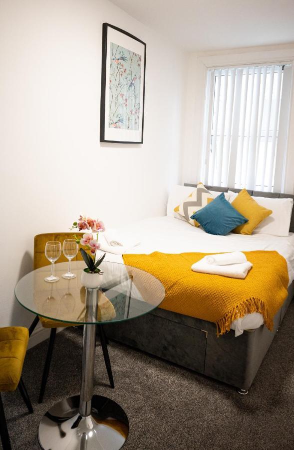 Elmo River Studios - 6 En-Suites In Wallasey - Easy Parking - Short And Long Stays Welcome 外观 照片