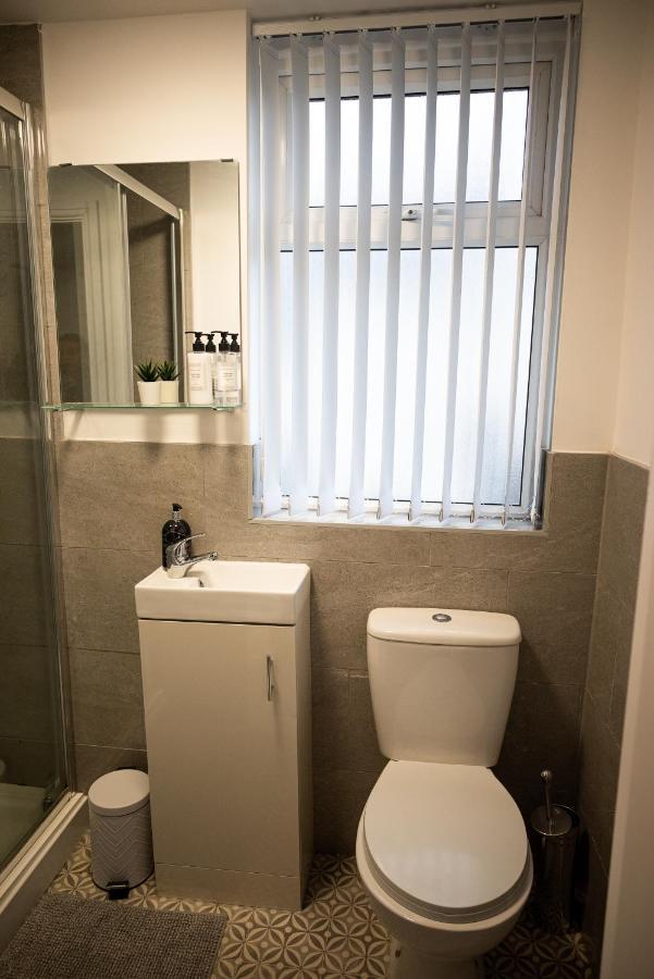 Elmo River Studios - 6 En-Suites In Wallasey - Easy Parking - Short And Long Stays Welcome 外观 照片
